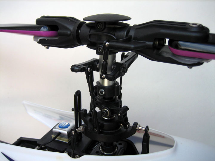 Close up of Pantera MkII head converted to flybarless operation